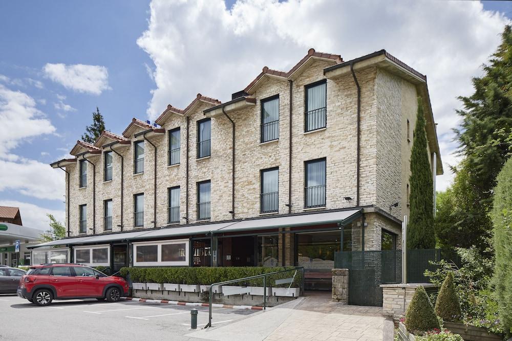 Hotel Iriguibel Huarte Pamplona Exteriör bild